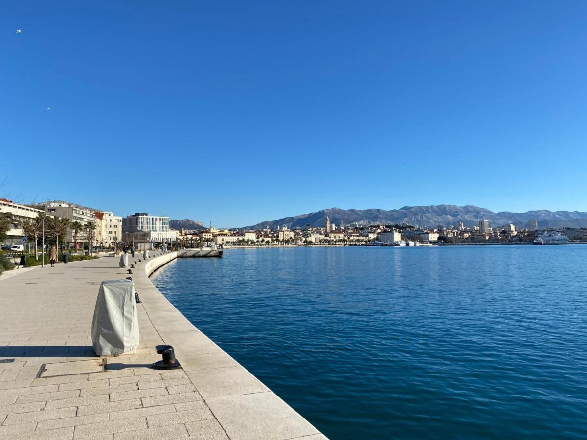 Prime Location Penthouse Apt With A Large Terrace Split Extérieur photo