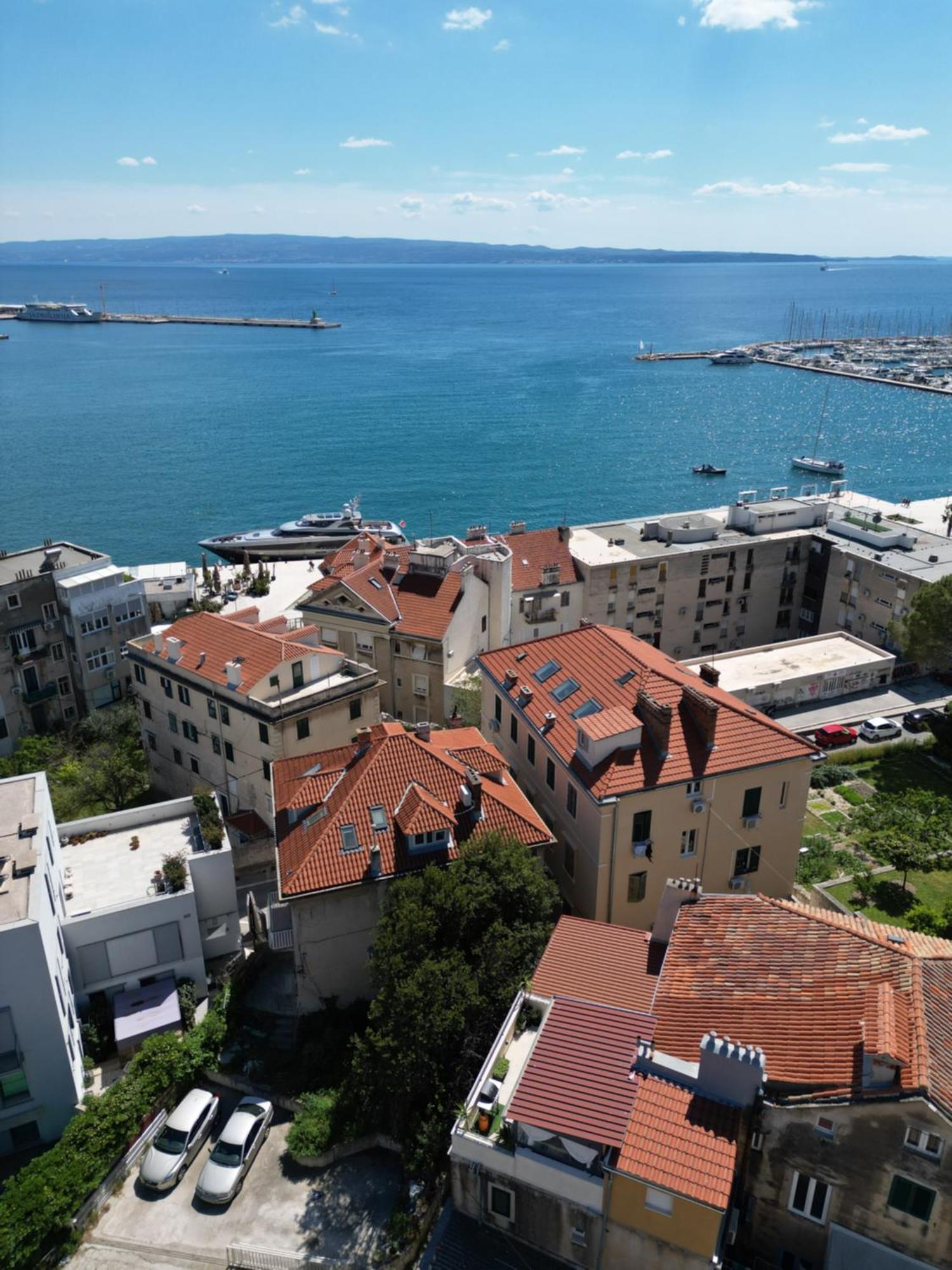Prime Location Penthouse Apt With A Large Terrace Split Extérieur photo