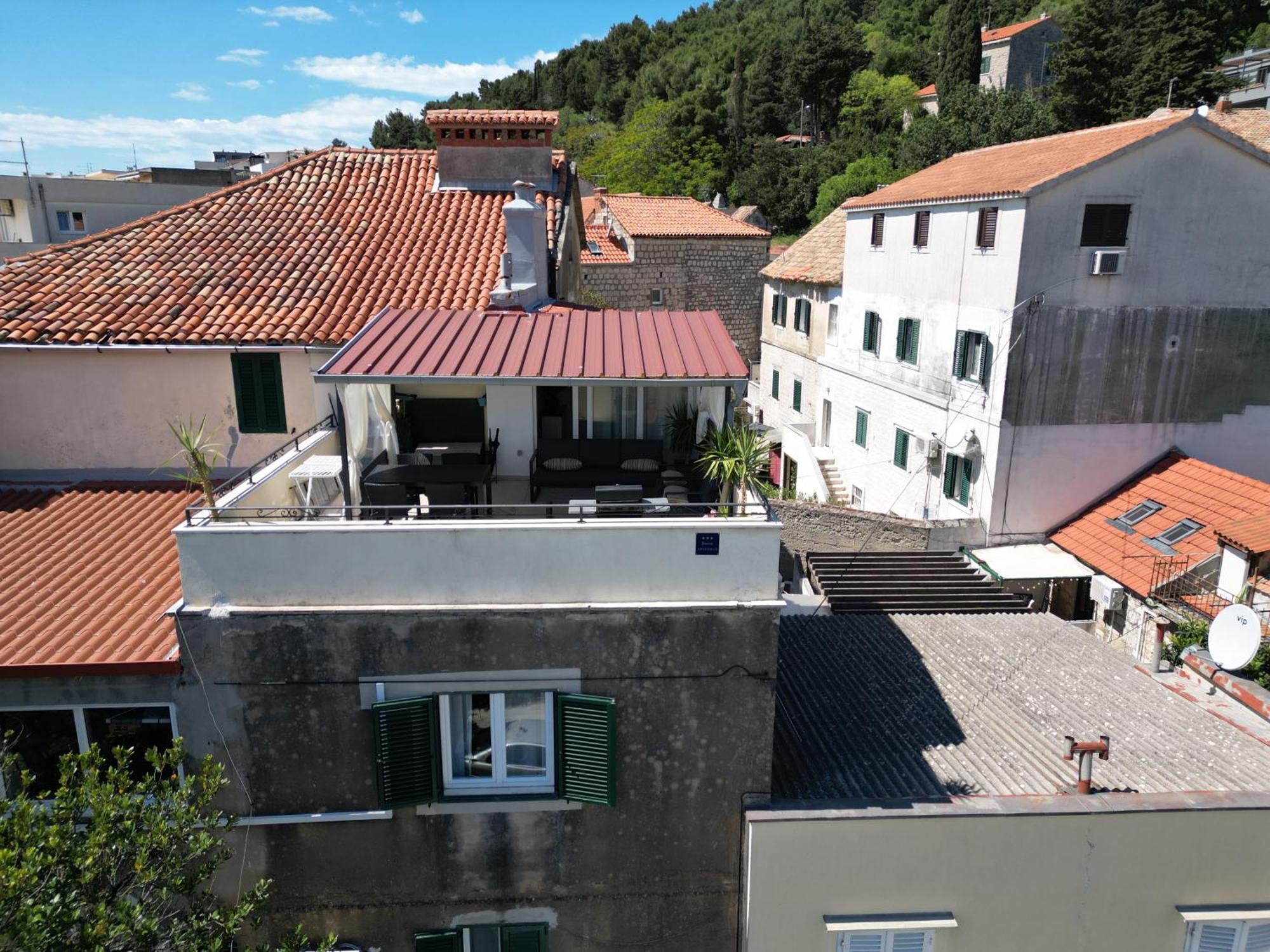 Prime Location Penthouse Apt With A Large Terrace Split Extérieur photo