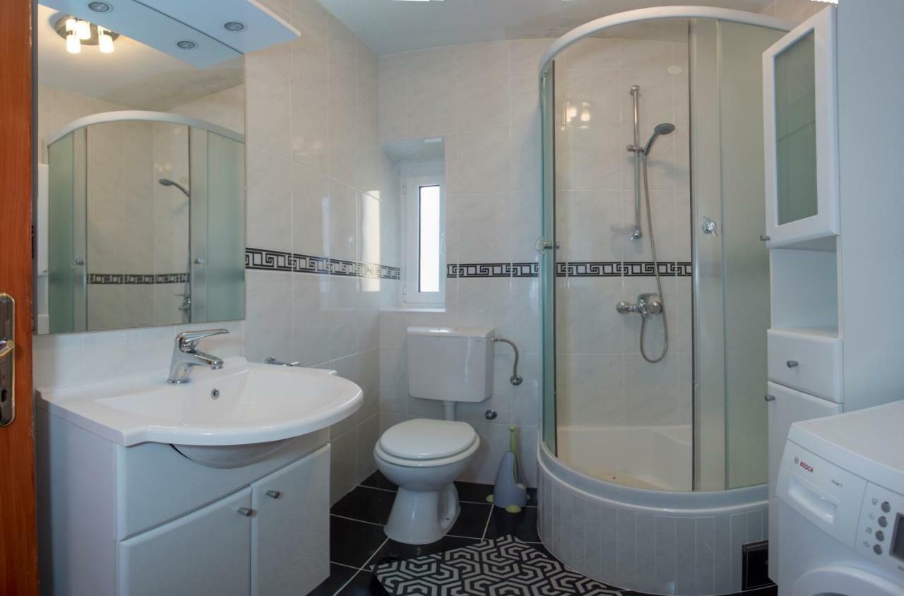 Prime Location Penthouse Apt With A Large Terrace Split Extérieur photo